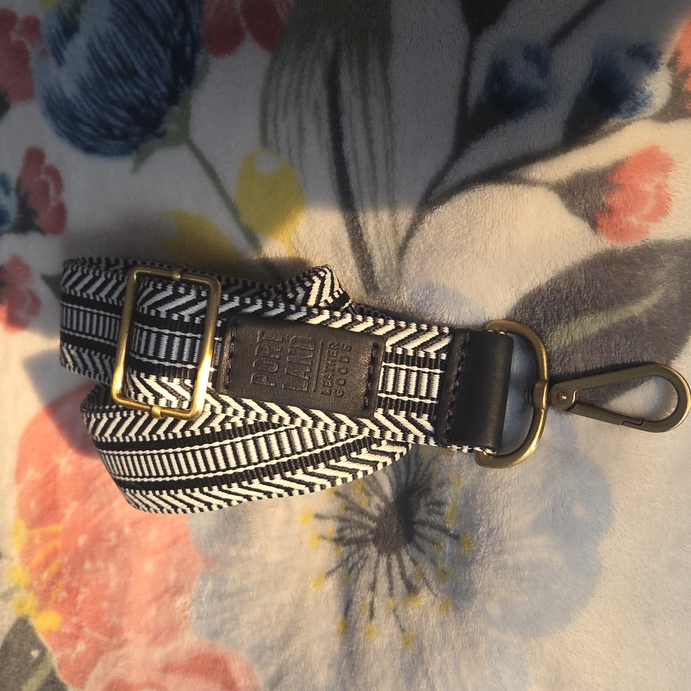 Portland Leather Crossbody Strap Like New